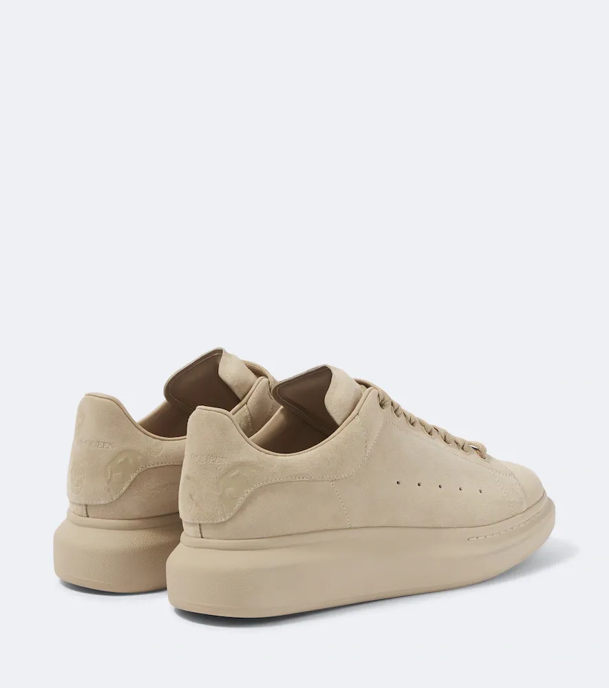 Alexander McQueen Oversized suede sneakers | Thumbnail 6 Alexander McQueen Oversized suede sneakers | Thumbnail 6