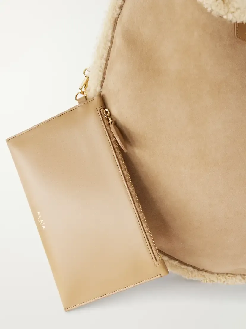 ALAÏA One Piece Medium Merino Shearling Shoulder Bag | Thumbnail 4 ALAÏA One Piece Medium Merino Shearling Shoulder Bag | Thumbnail 4