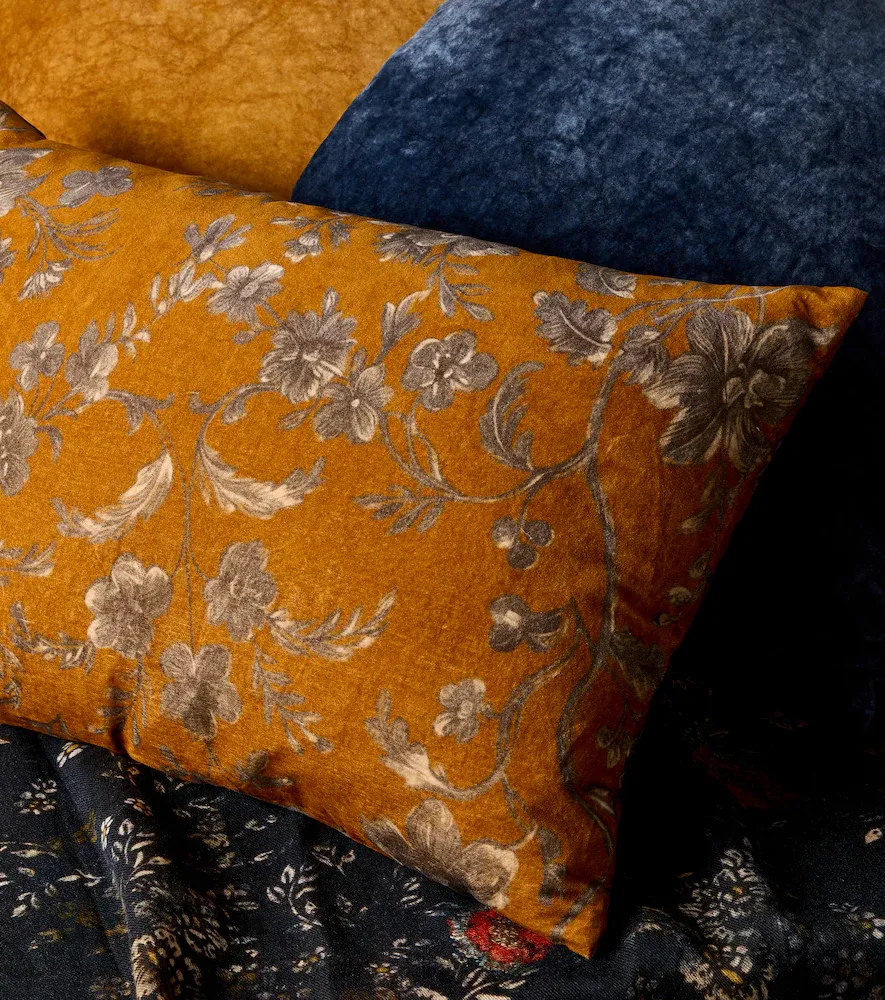 The House of Lyria Alpinia cotton and linen velvet cushion | Thumbnail 4