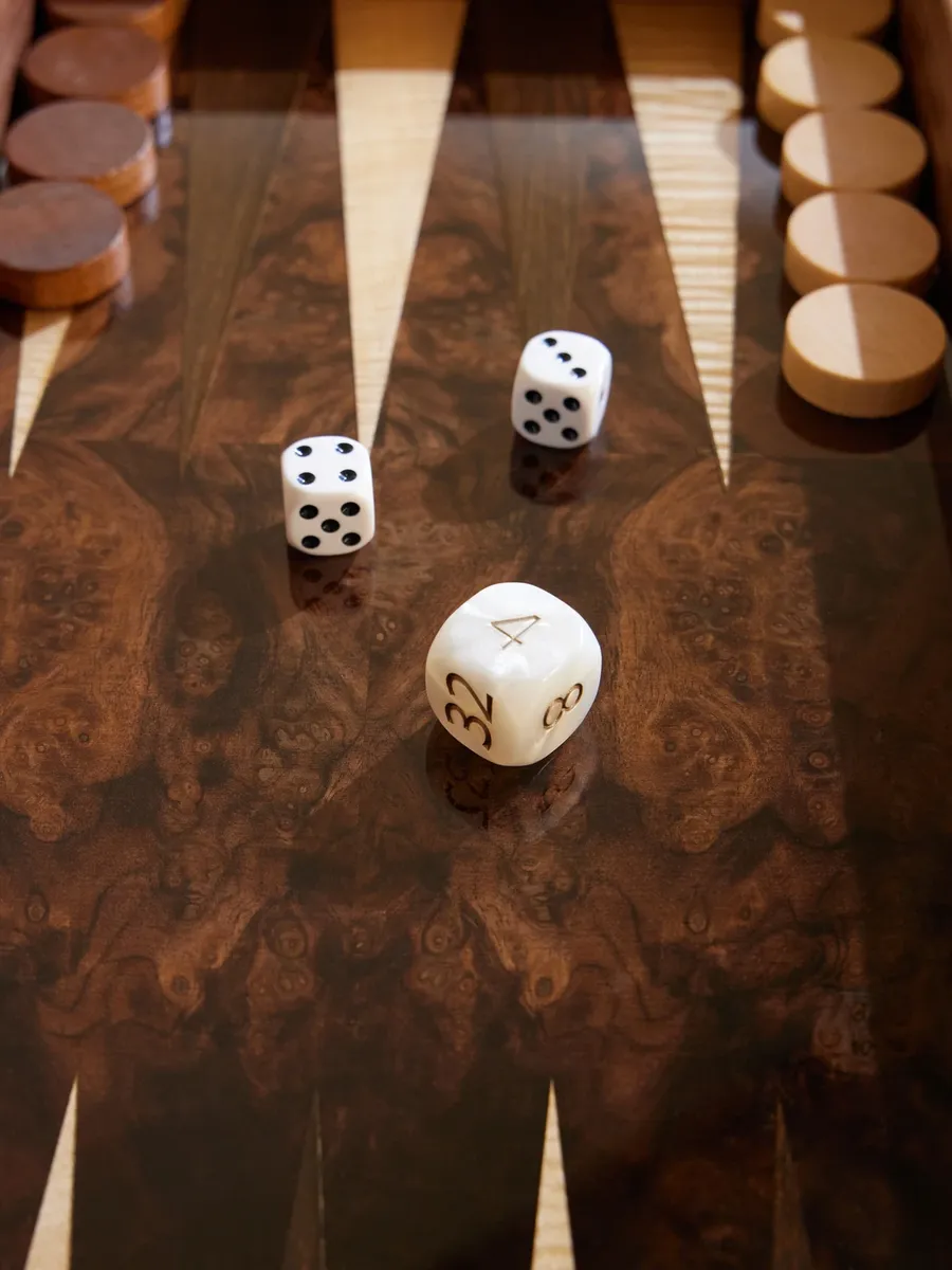 The Garnered Christopher Williams Walnut Burr Backgammon Set - Men | Thumbnail 4 The Garnered Christopher Williams Walnut Burr Backgammon Set - Men | Thumbnail 4