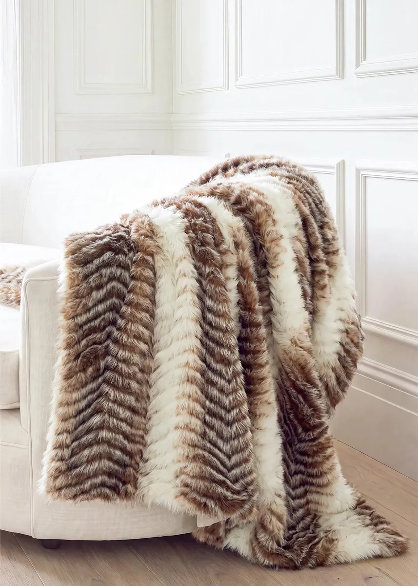 Lyla Grant Chevron Faux Fox Throw, 60" x 72" | Thumbnail 2 Lyla Grant Chevron Faux Fox Throw, 60" x 72" | Thumbnail 2