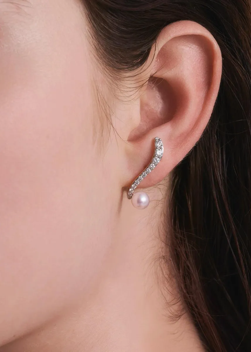 Marie Mas 18K Ray Pearl and Diamond Earrings | Thumbnail 2 Marie Mas 18K Ray Pearl and Diamond Earrings | Thumbnail 2