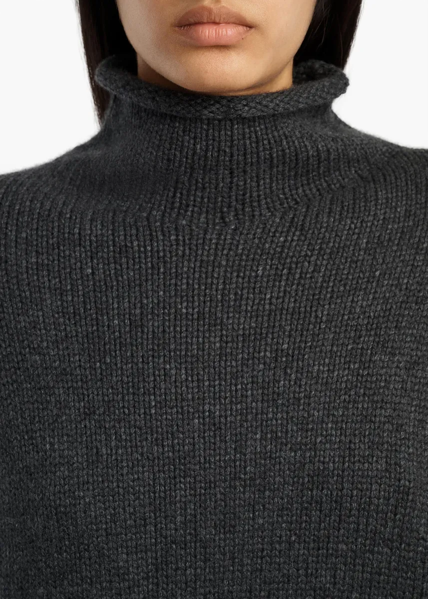 Khaite Juniper Sweater In Charcoal | Thumbnail 5