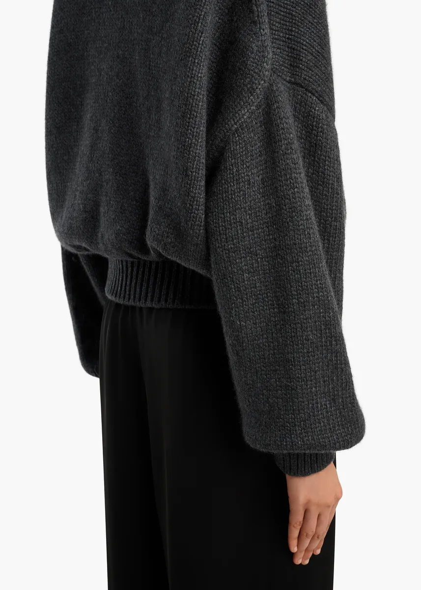 Khaite Juniper Sweater In Charcoal | Thumbnail 6