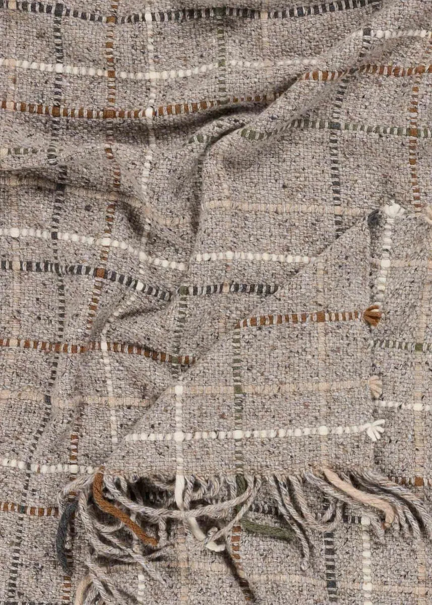 Alonpi Aria Checked Cashmere Throw | Thumbnail 3 Alonpi Aria Checked Cashmere Throw | Thumbnail 3