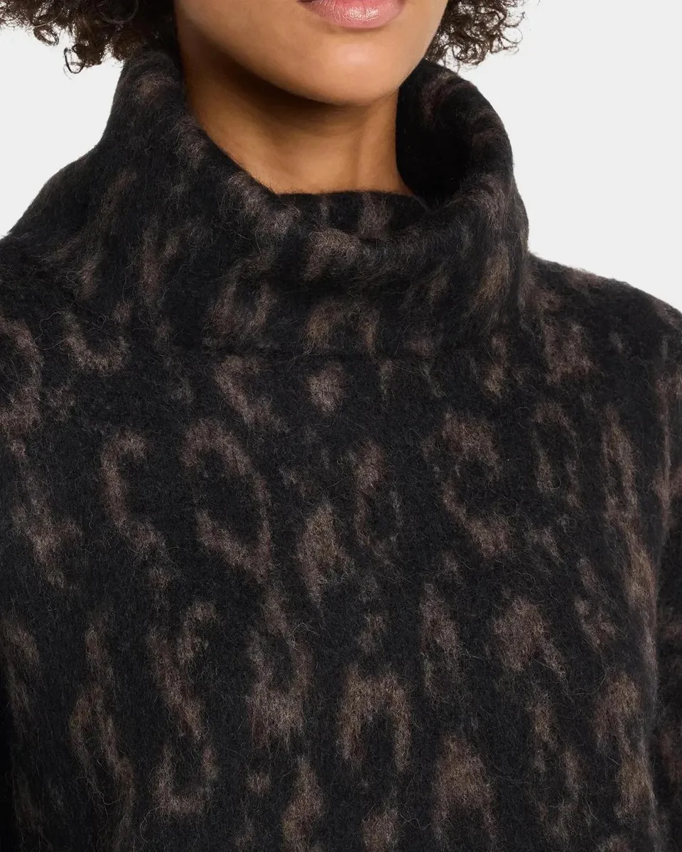 Vince Leopard-Jacquard Oversized Turtleneck Sweater | Thumbnail 5