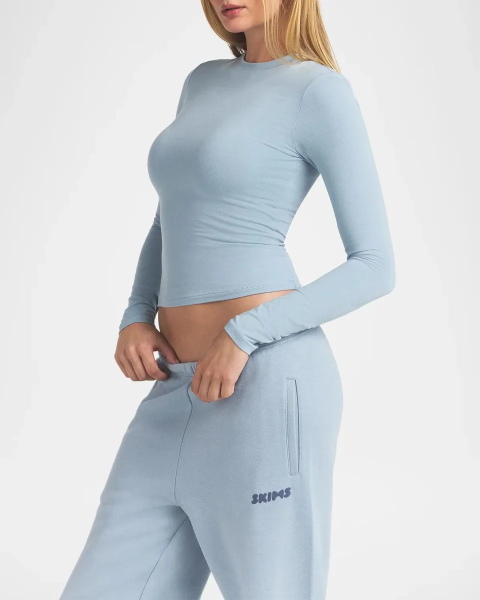 Skims Cotton Jersey Long-Sleeve Crewneck T-Shirt | Thumbnail 4 Skims Cotton Jersey Long-Sleeve Crewneck T-Shirt | Thumbnail 4