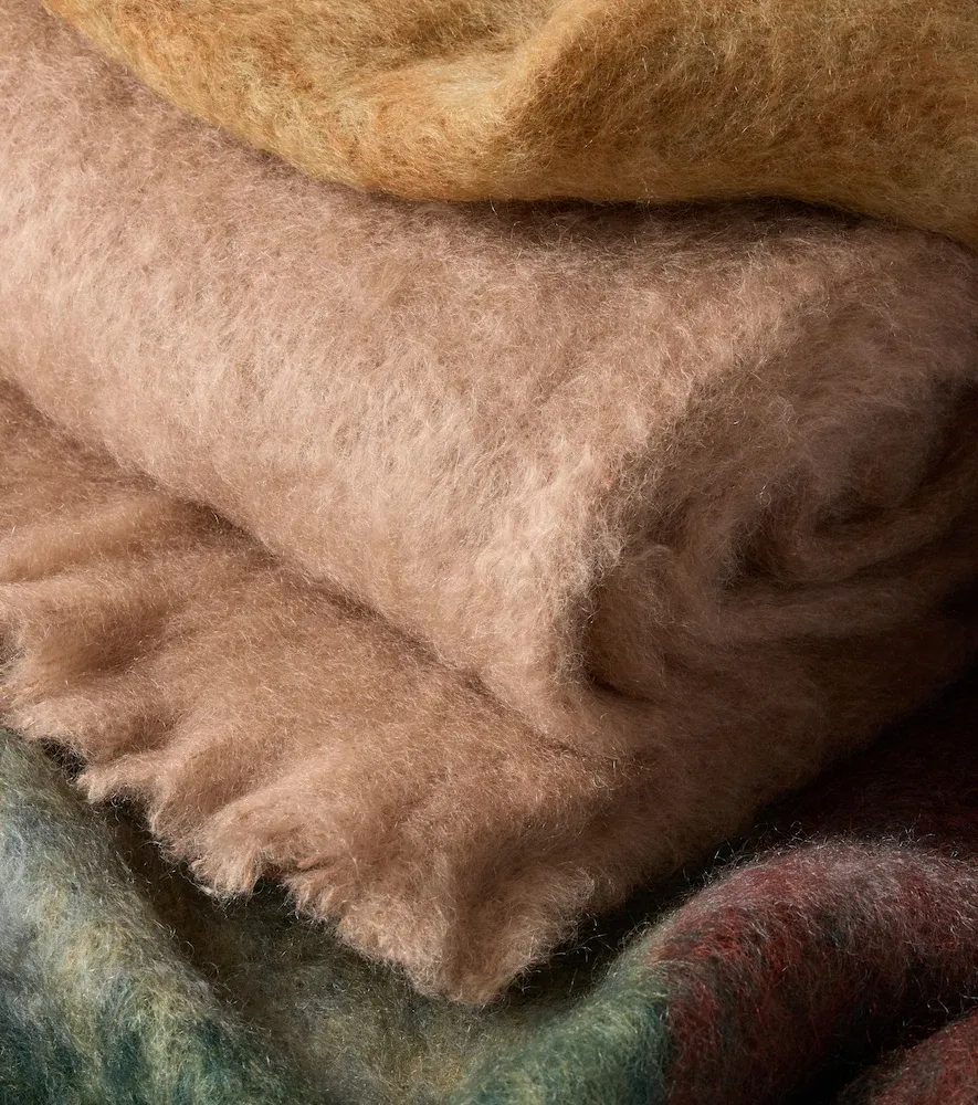 Mantas Ezcaray Mohair Lisos mohair and wool-blend throw | Thumbnail 3