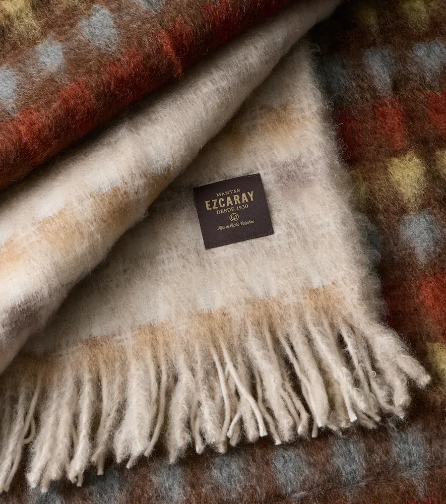 Mantas Ezcaray Mia fringed wool and mohair throw | Thumbnail 3