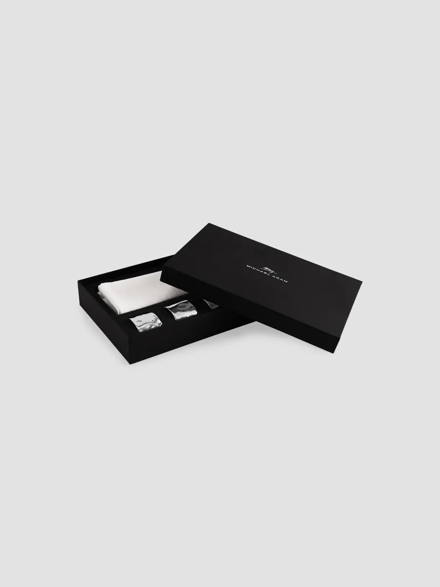 Michael Aram Reflective 8-Piece Napkin Ring & Napkin Gift Set | Thumbnail 2 Michael Aram Reflective 8-Piece Napkin Ring & Napkin Gift Set | Thumbnail 2