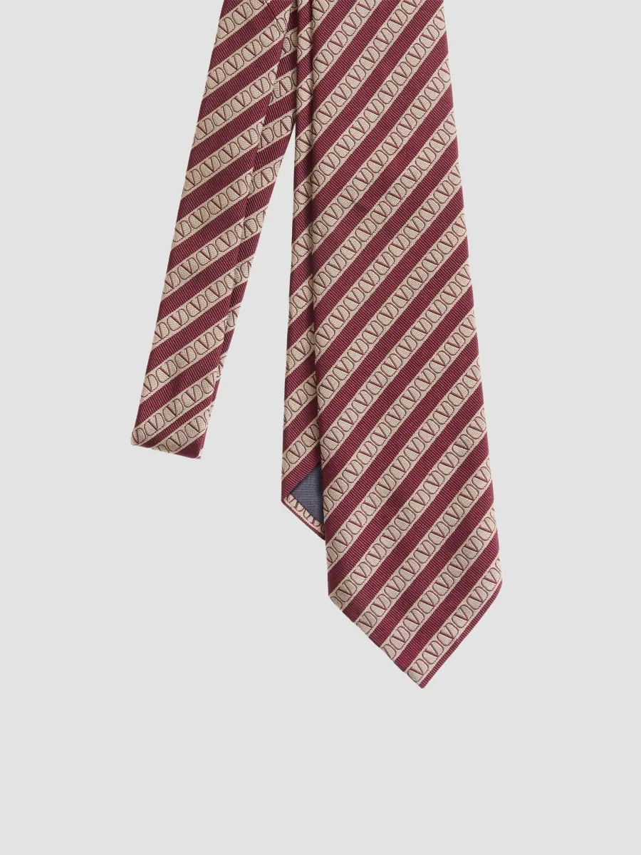 Valentino Men's Tie in Regimental Silk and VLogo Jacquard - Bordeaux Beige | Thumbnail 4 Valentino Men's Tie in Regimental Silk and VLogo Jacquard - Bordeaux Beige | Thumbnail 4