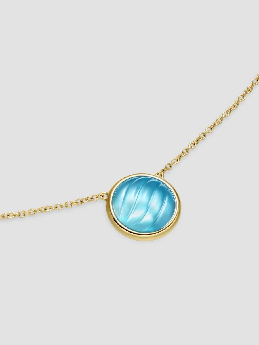 David Yurman Women's Sculpted Cable Pendant Necklace in 18K Yellow Gold | Thumbnail 4 David Yurman Women's Sculpted Cable Pendant Necklace in 18K Yellow Gold | Thumbnail 4