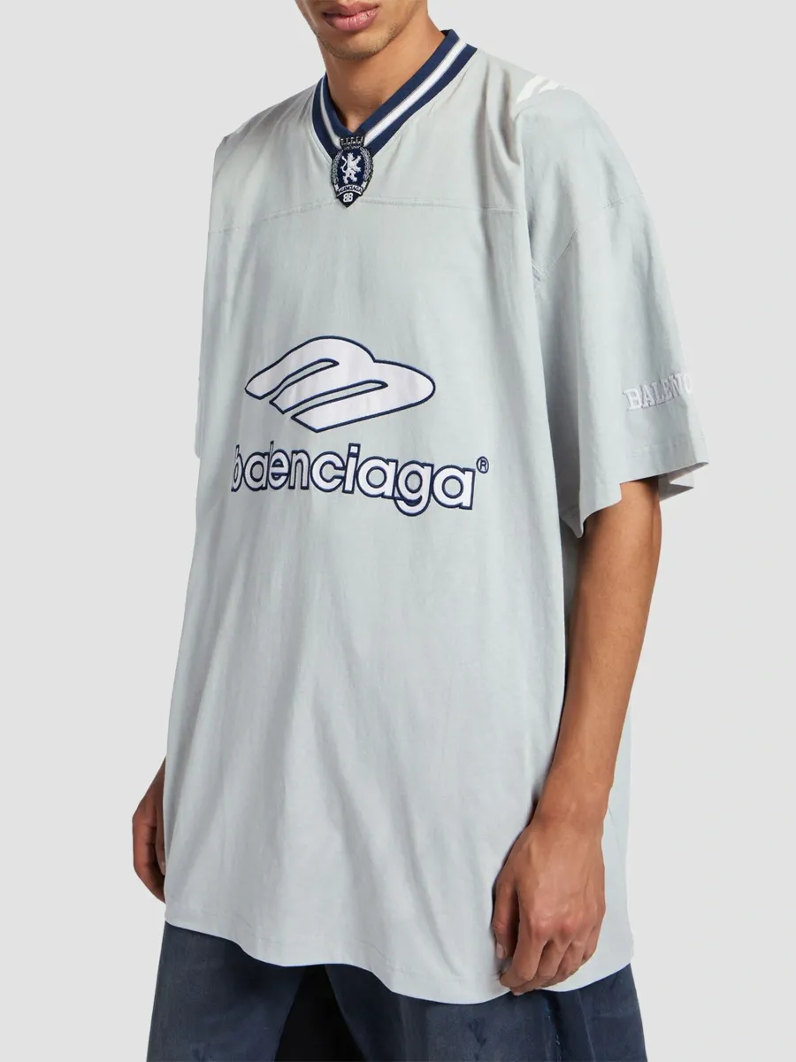 Balenciaga Men's 3B Football V-Neck Oversized T-Shirt | Thumbnail 3 Balenciaga Men's 3B Football V-Neck Oversized T-Shirt | Thumbnail 3