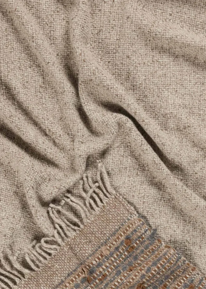Alonpi Cashmere Tweed Throw Blanket | Thumbnail 4 Alonpi Cashmere Tweed Throw Blanket | Thumbnail 4