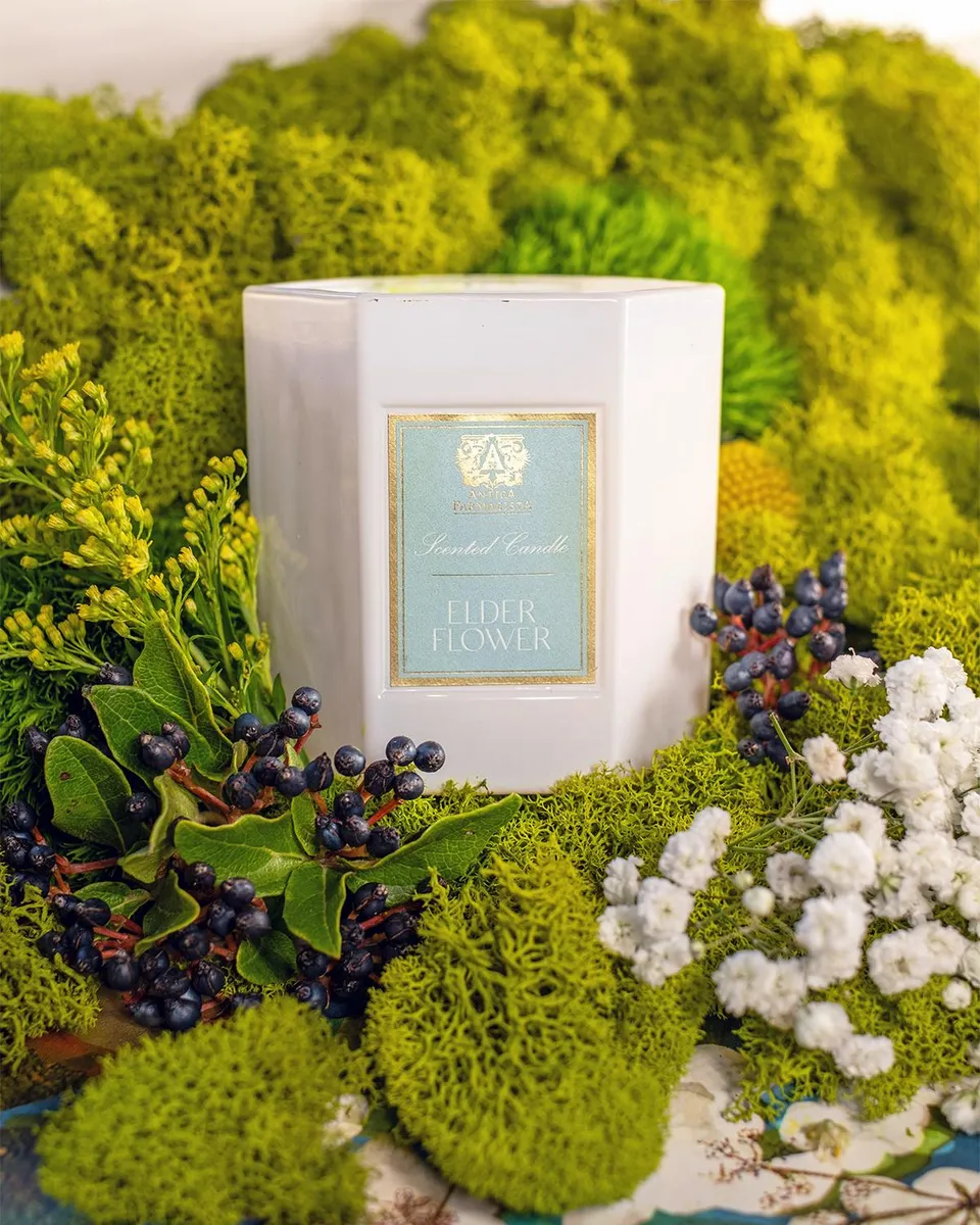 Antica Farmacista Elder Flower Hexagonal Candle, 255 g | Thumbnail 2 Antica Farmacista Elder Flower Hexagonal Candle, 255 g | Thumbnail 2