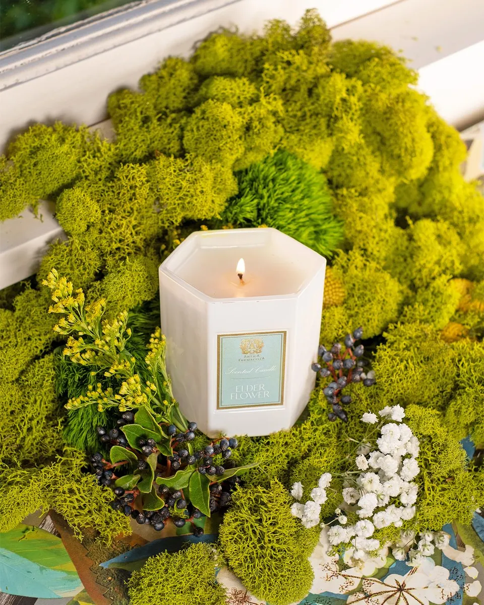 Antica Farmacista Elder Flower Hexagonal Candle, 255 g | Thumbnail 3 Antica Farmacista Elder Flower Hexagonal Candle, 255 g | Thumbnail 3