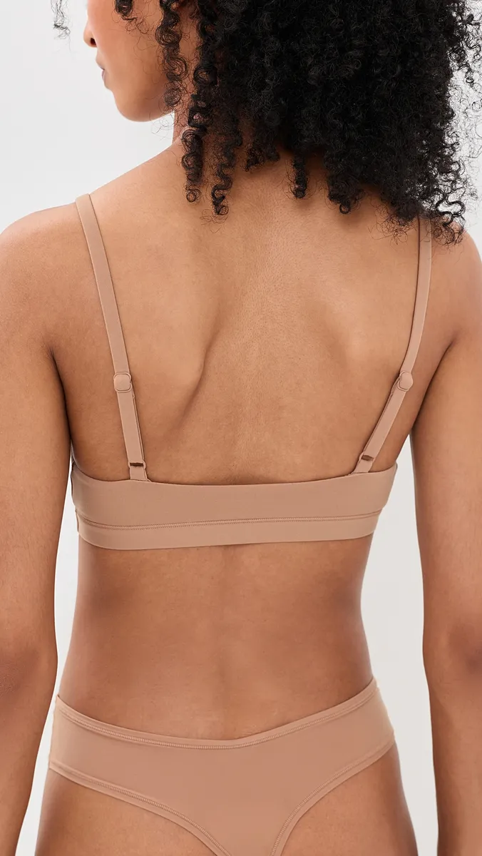 Skims Thong | Thumbnail 3