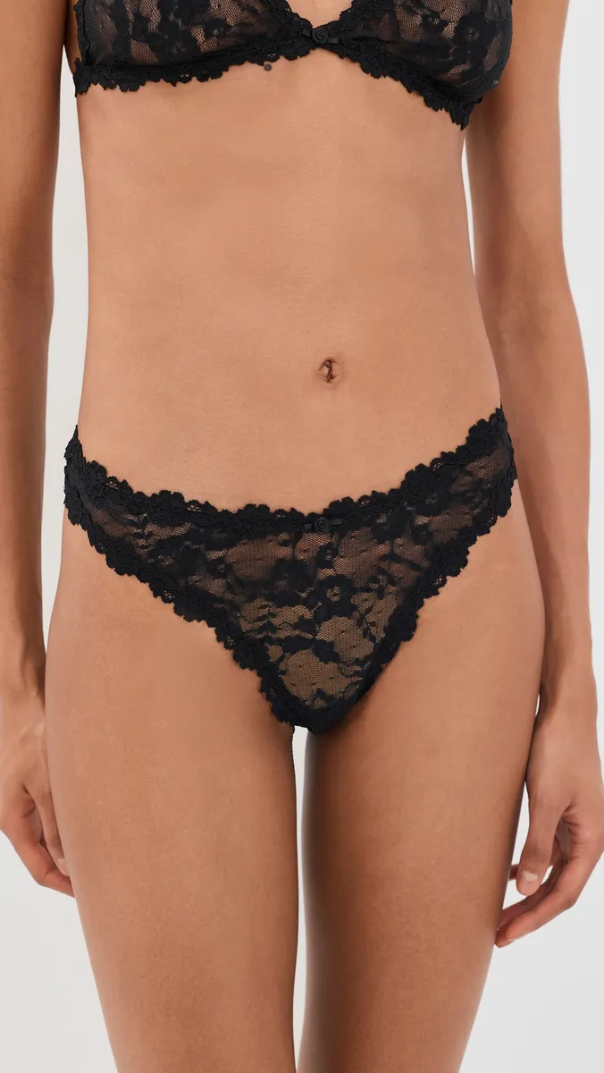Skims Lace Thong | Thumbnail 2