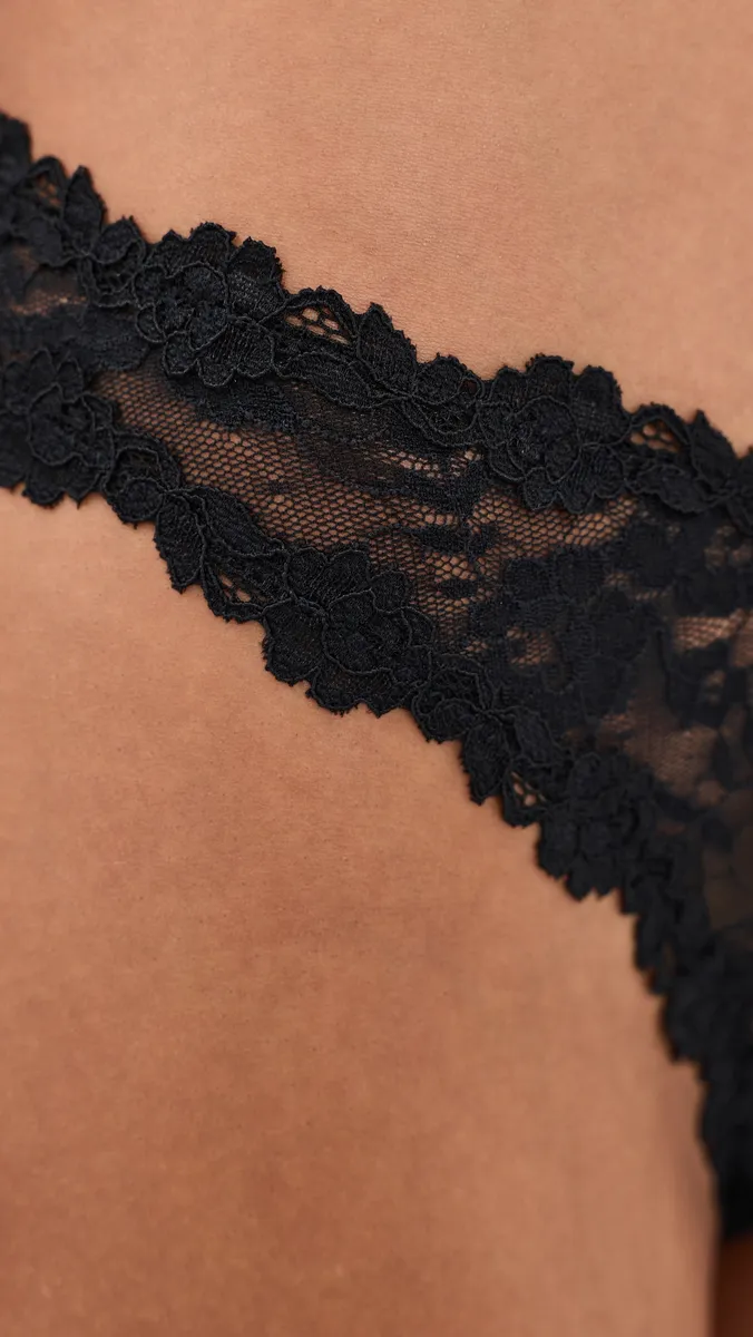 Skims Lace Thong | Thumbnail 5