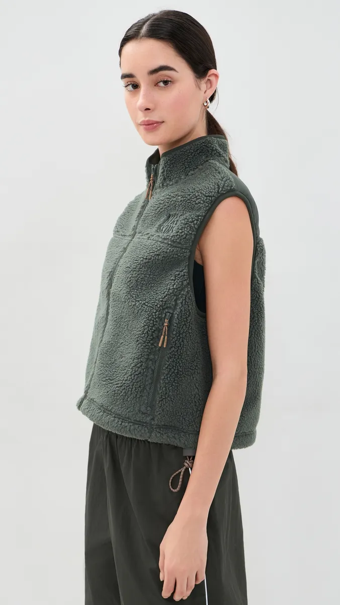 NikeSKIMS Sherpa Vest | Thumbnail 4