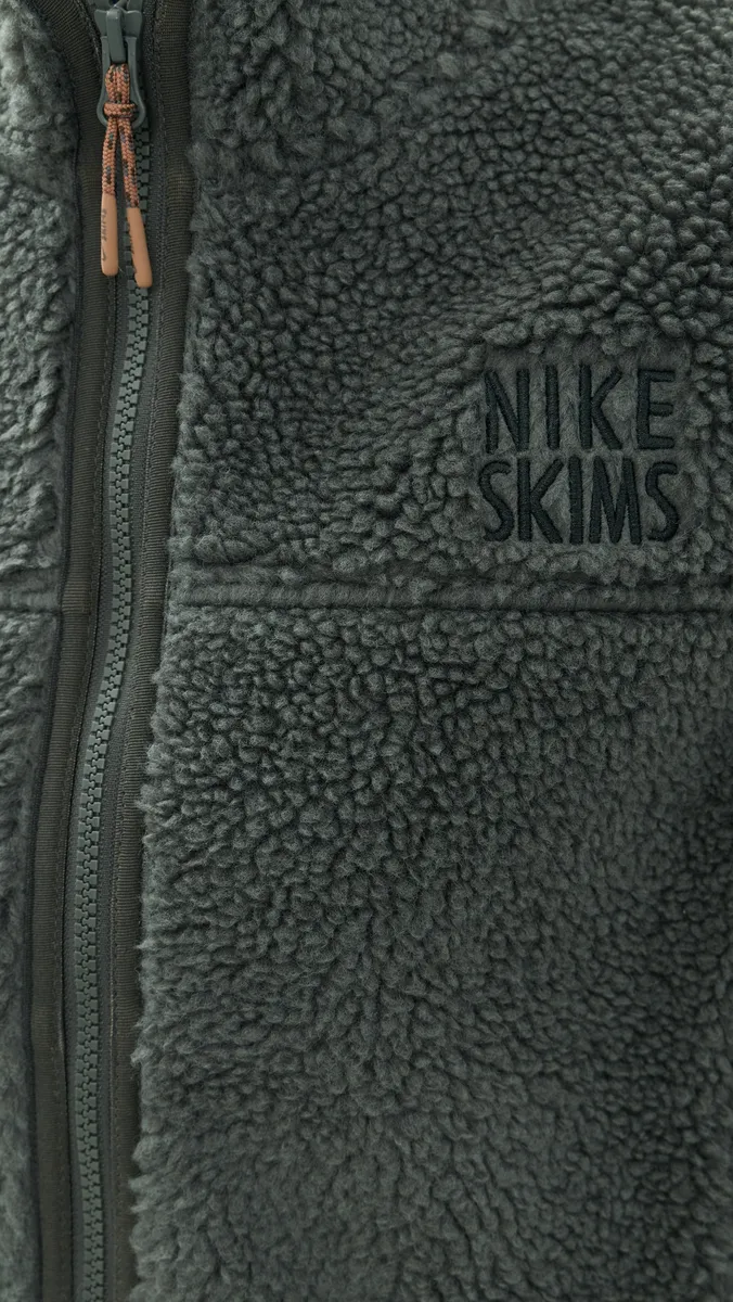 NikeSKIMS Sherpa Vest | Thumbnail 6