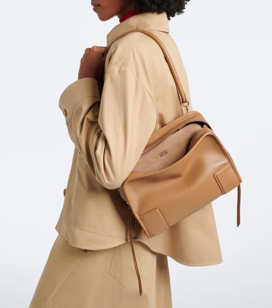 Loewe Amazona 180 Medium leather top-handle bag | Thumbnail 6 Loewe Amazona 180 Medium leather top-handle bag | Thumbnail 6