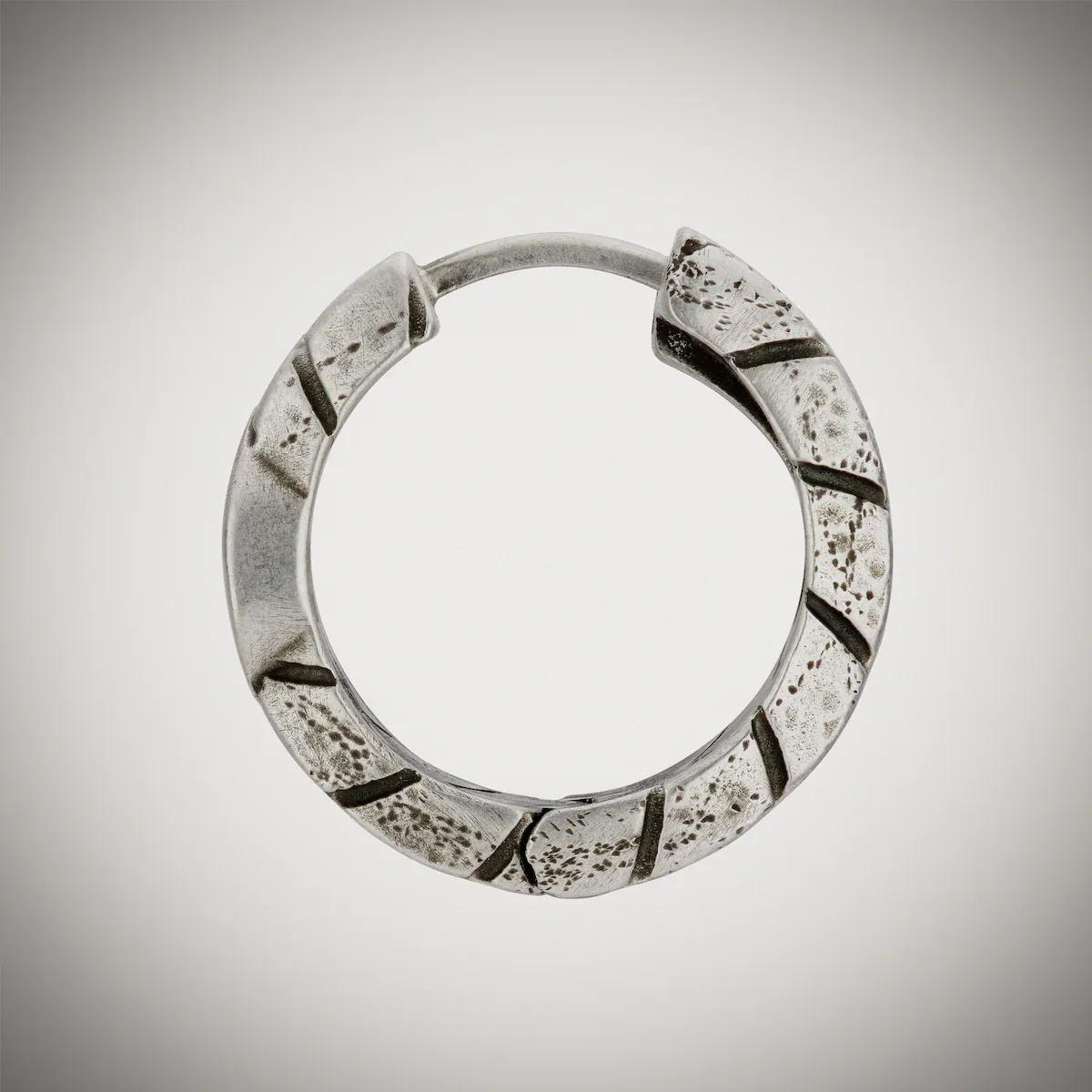Gucci Interlocking Hoop Earrings | Thumbnail 3 Gucci Interlocking Hoop Earrings | Thumbnail 3