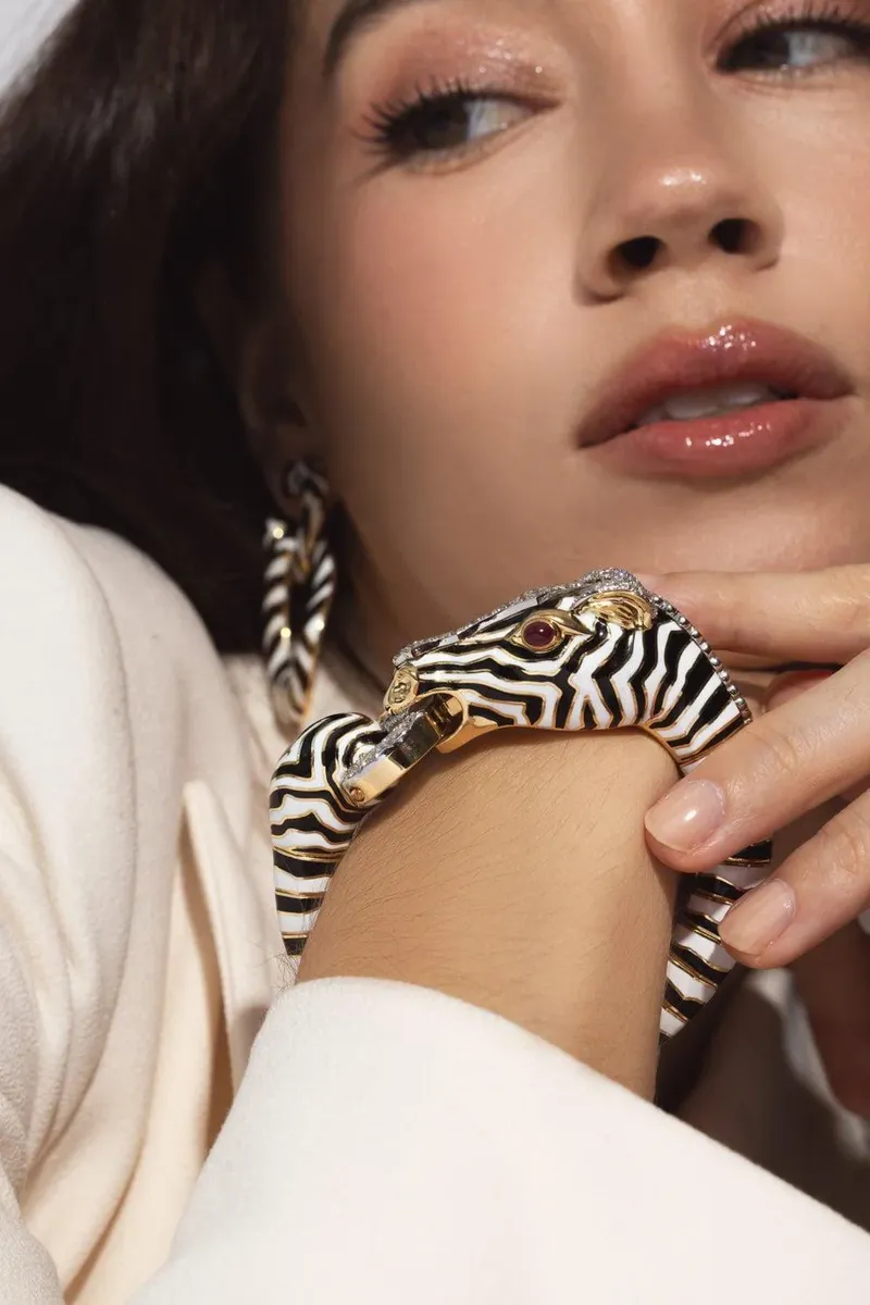 DAVID WEBB Diamond Black White Zebra Bracelet | Thumbnail 4 DAVID WEBB Diamond Black White Zebra Bracelet | Thumbnail 4