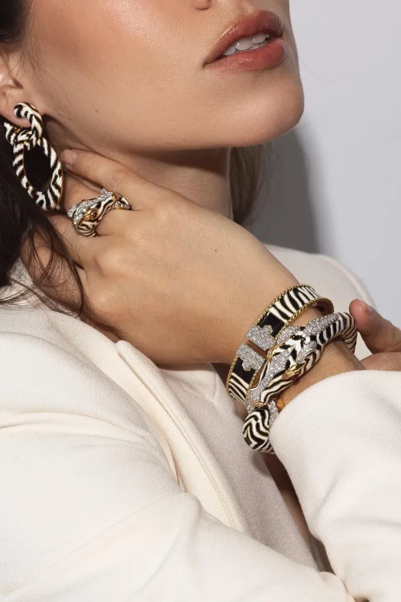 DAVID WEBB Diamond Black White Zebra Bracelet | Thumbnail 5 DAVID WEBB Diamond Black White Zebra Bracelet | Thumbnail 5