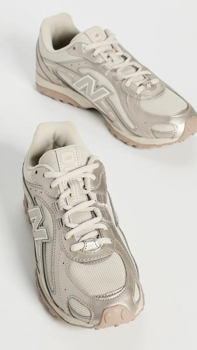 New Balance 204L Sneakers | Thumbnail 5 New Balance 204L Sneakers | Thumbnail 5