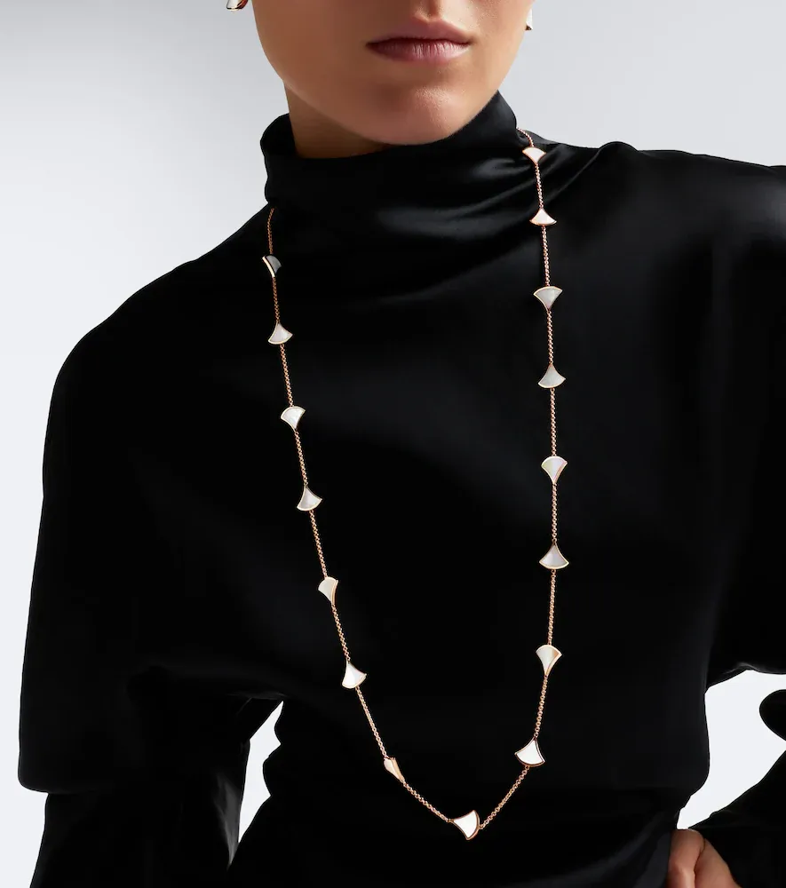 BVLGARI Diva's Dream 18kt rose gold necklace with mother-of-pearl | Thumbnail 3 BVLGARI Diva's Dream 18kt rose gold necklace with mother-of-pearl | Thumbnail 3