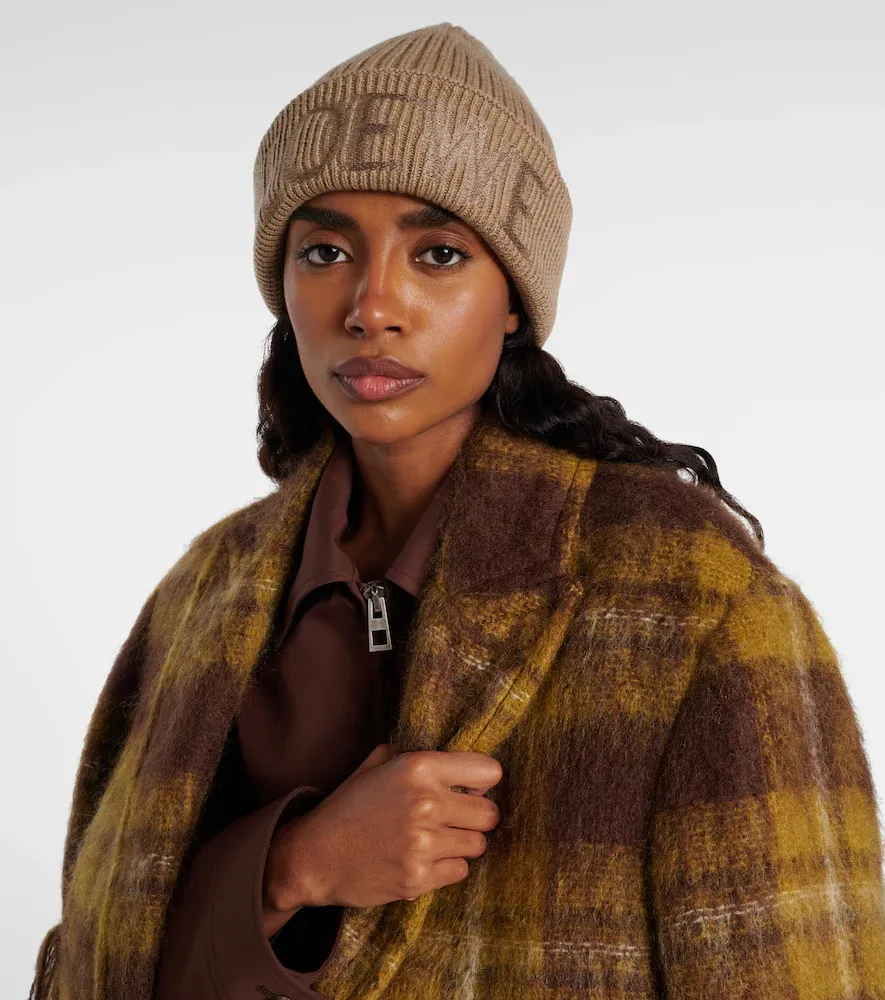Loewe Logo embroidered ribbed-knit wool beanie | Thumbnail 3