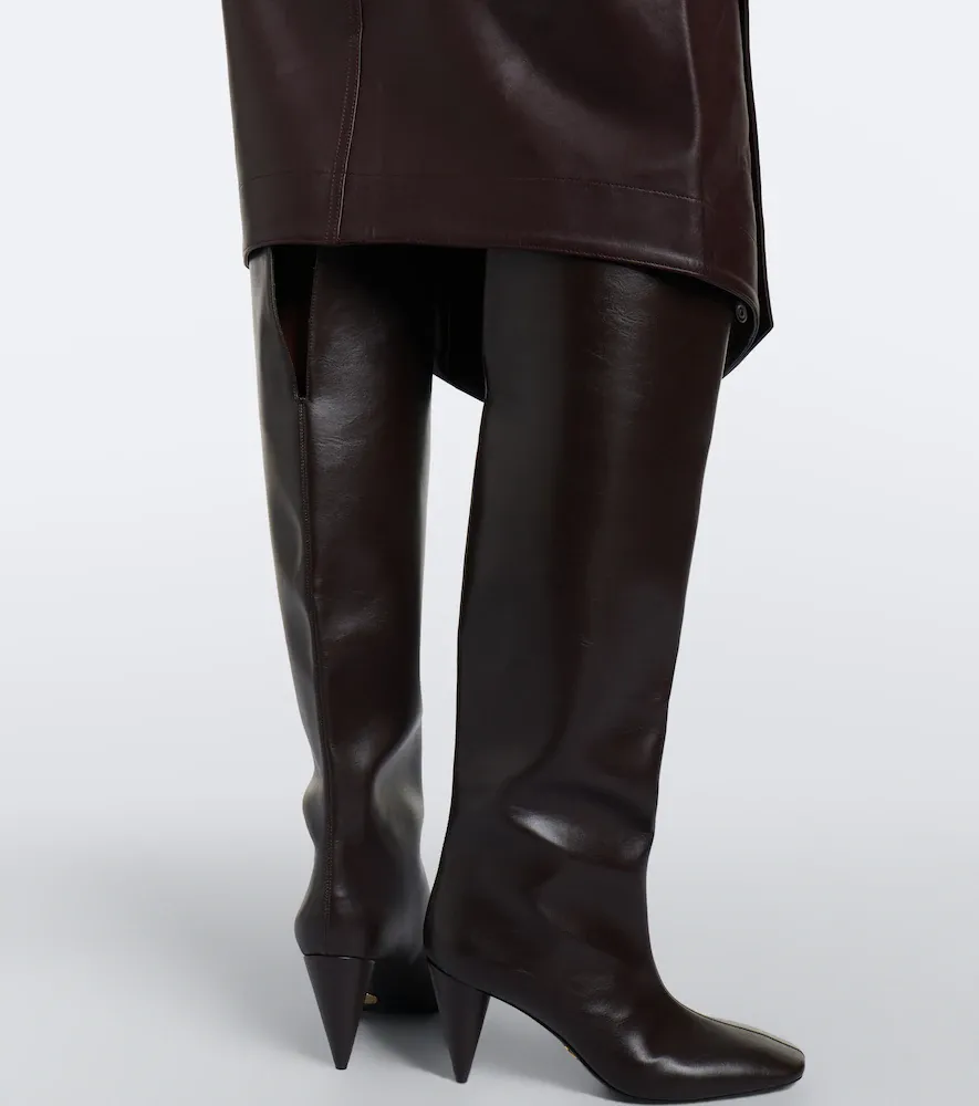 Victoria Beckham Leather midi skirt | Thumbnail 4