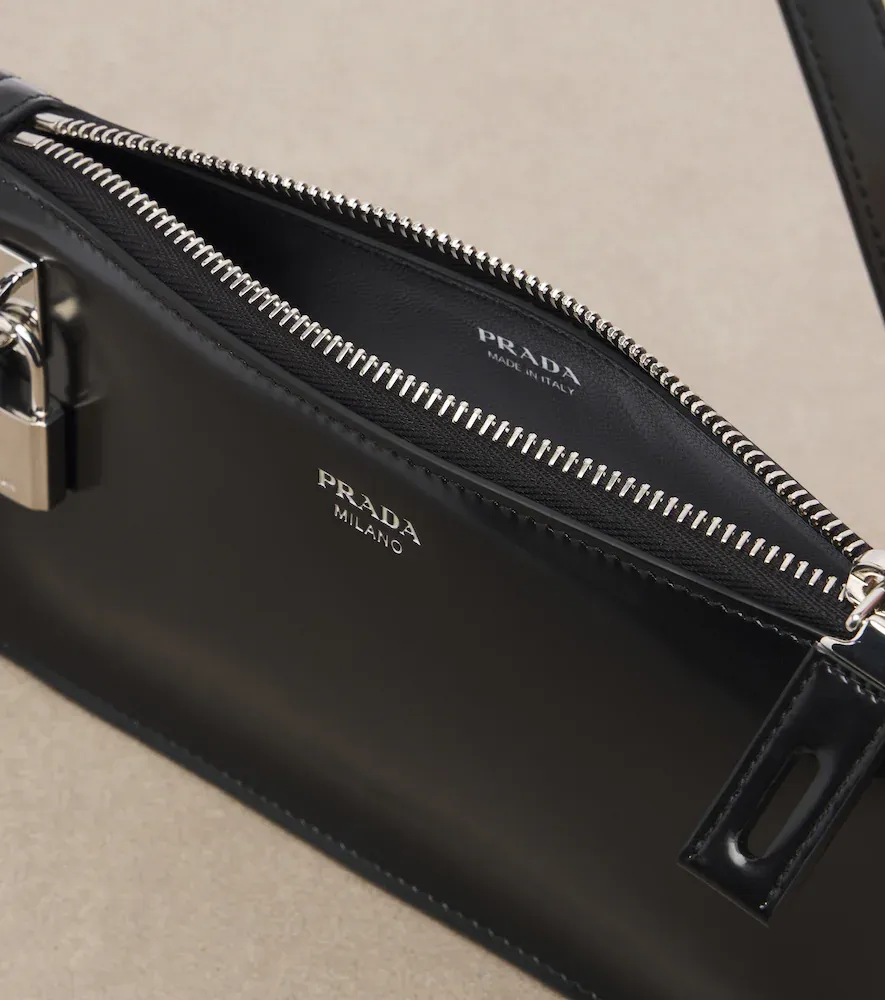 Prada Leather pouch with strap | Thumbnail 4 Prada Leather pouch with strap | Thumbnail 4