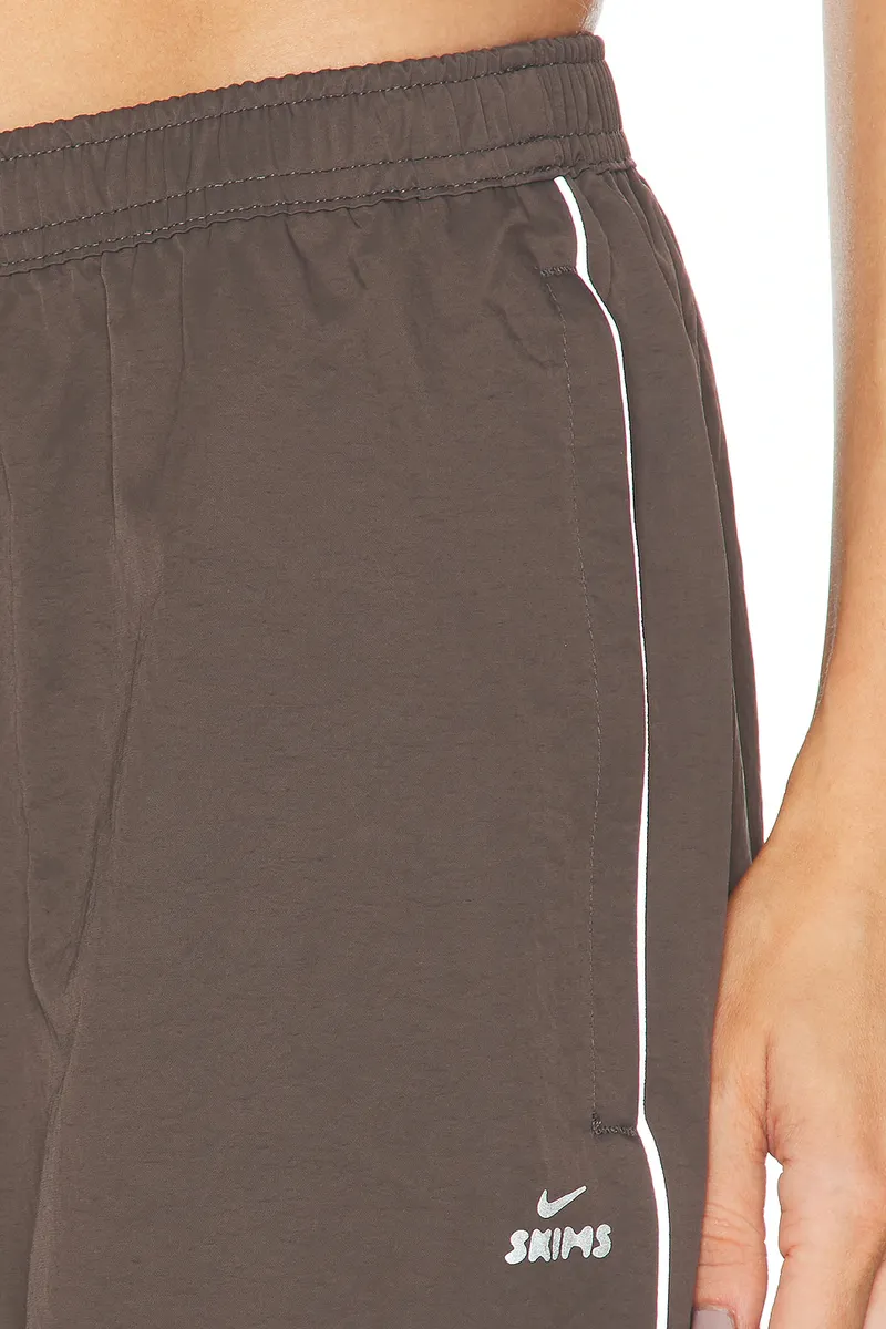 NikeSKIMS Crunchy Nylon Wide Leg Pant | Thumbnail 7 NikeSKIMS Crunchy Nylon Wide Leg Pant | Thumbnail 7