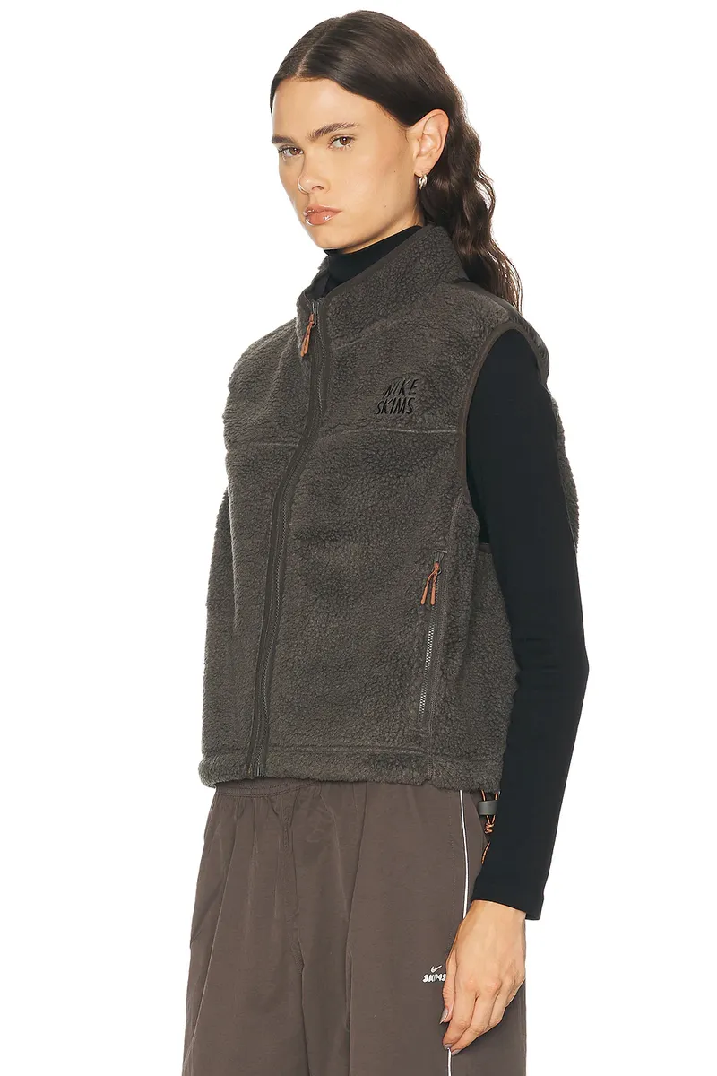 NikeSKIMS Sherpa Vest | Thumbnail 3 NikeSKIMS Sherpa Vest | Thumbnail 3