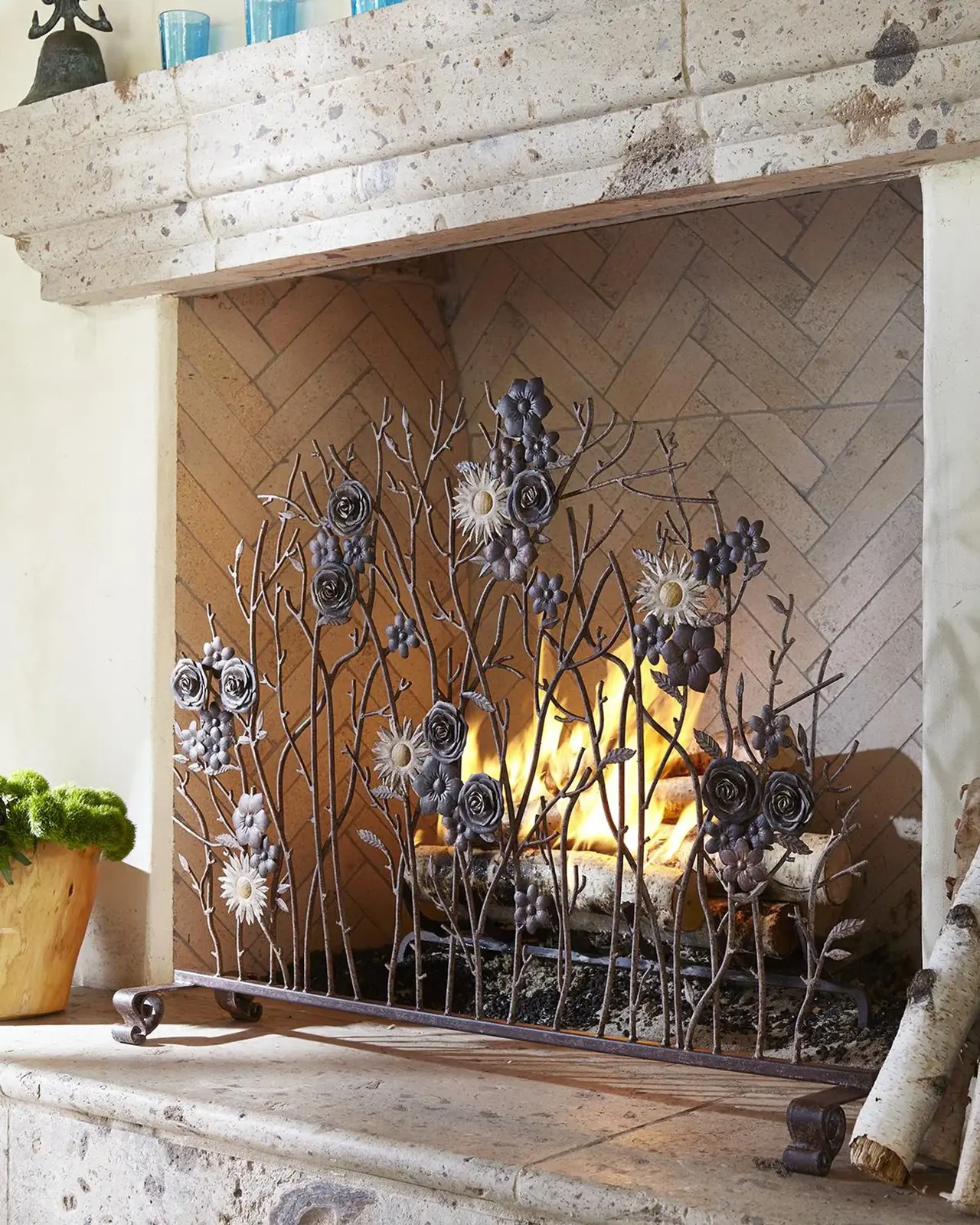 Dr. Livingston Floral Single-Panel Iron Fireplace Screen