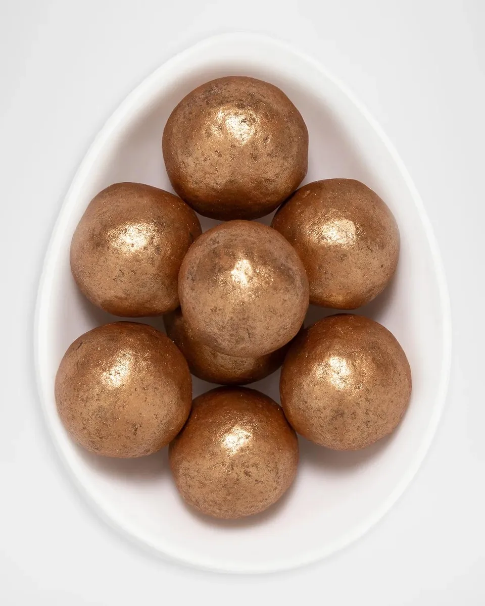 Sugarfina x Chopin Vodka Espresso Martini Truffles Cocktail Shaker | Thumbnail 2 Sugarfina x Chopin Vodka Espresso Martini Truffles Cocktail Shaker | Thumbnail 2