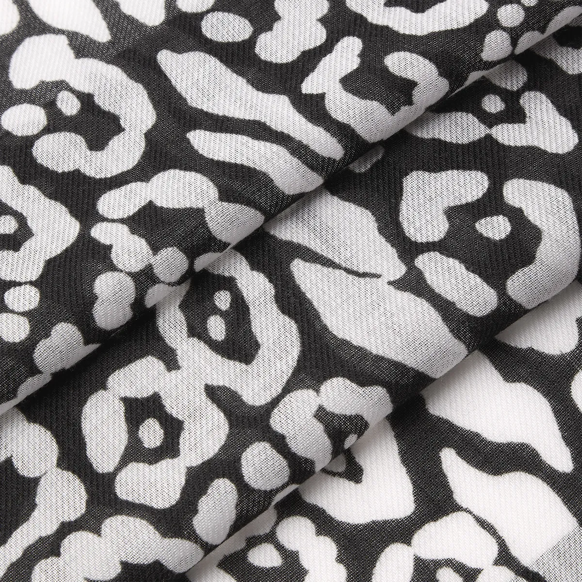 Fendi Jaguar Animalier Print Cashmere Diamond Scarf | Thumbnail 2
